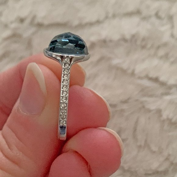 SWAROVSKI Blue Crystal Ring - Picture 2 of 6